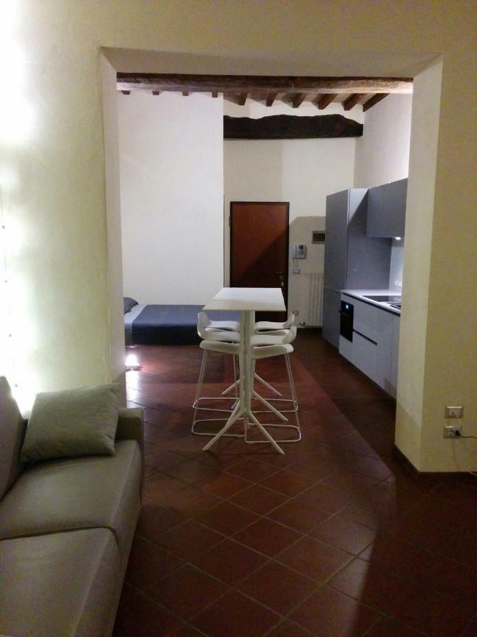 Honey House Parma Apartment ภายนอก รูปภาพ