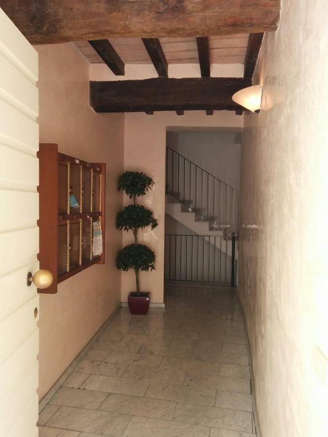 Honey House Parma Apartment ภายนอก รูปภาพ