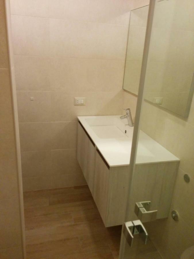 Honey House Parma Apartment ภายนอก รูปภาพ