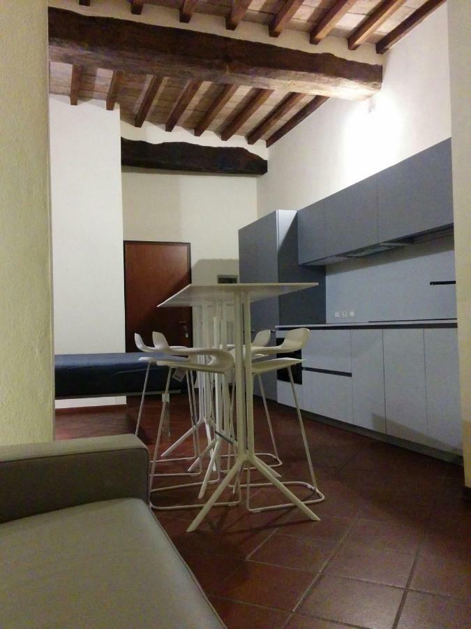 Honey House Parma Apartment ภายนอก รูปภาพ