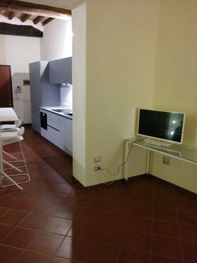 Honey House Parma Apartment ภายนอก รูปภาพ