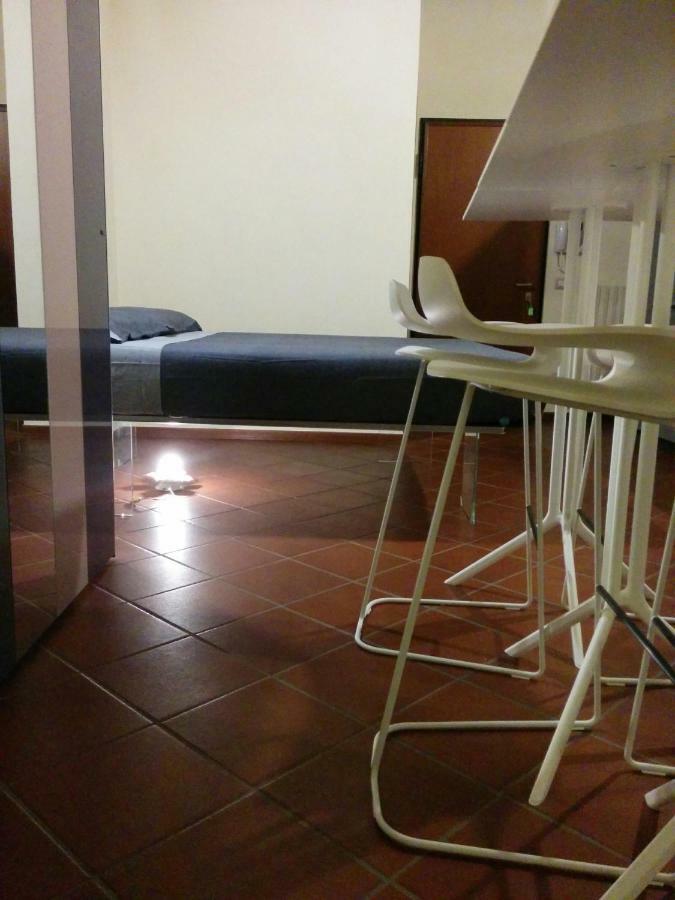 Honey House Parma Apartment ภายนอก รูปภาพ